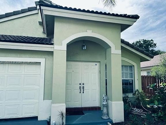 5th image of 121 SW 203rd Ave #0