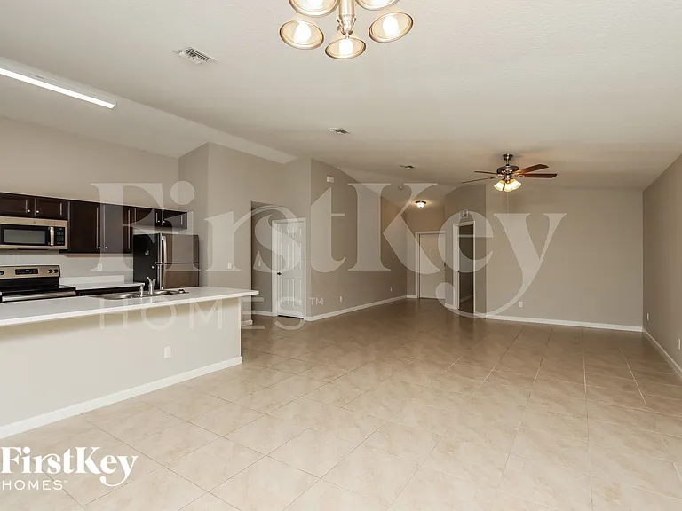 711 Alford St SE — Photo 4