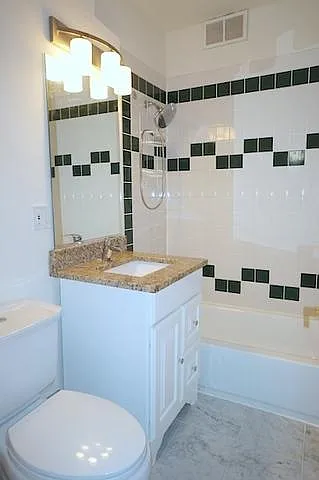 2847 N Rockwell St #2 — Photo 13