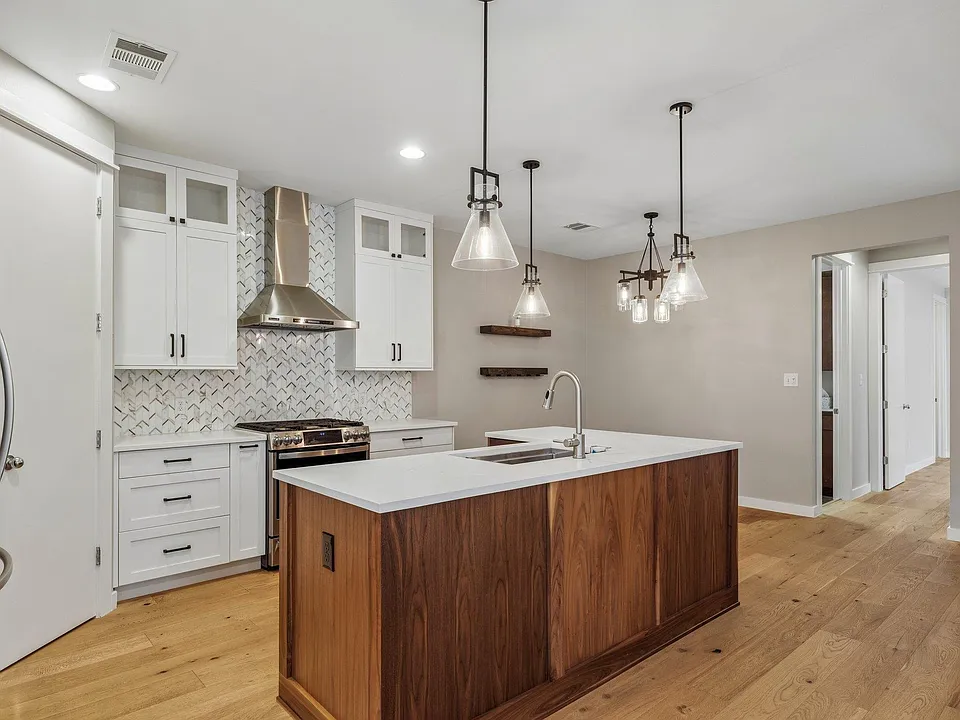 3108 Corbin Ln