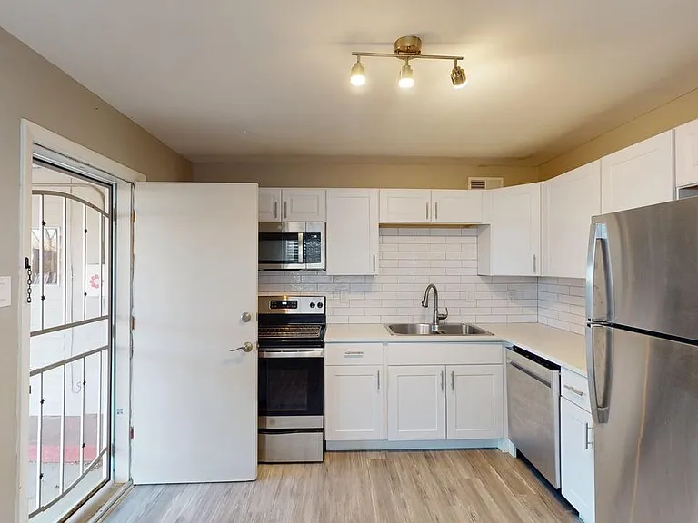 10216 Candelaria Rd NE — Photo 19