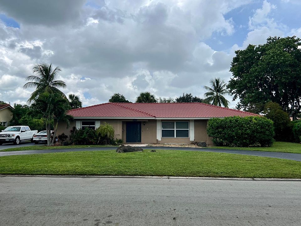 1st image of 3207 NW 90th Avenue