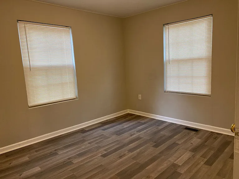 4111 Glory St — Photo 30