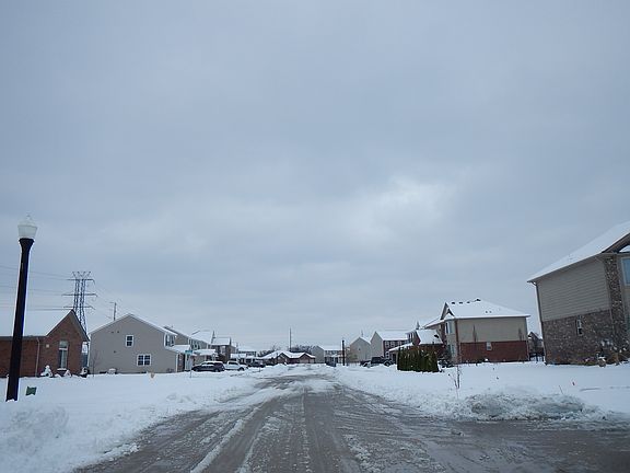 4th image of 52923 Elan Dr