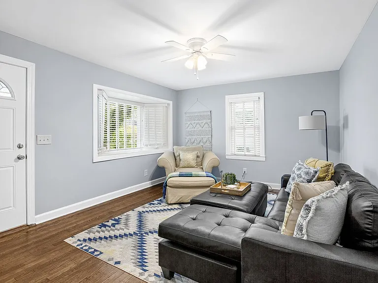 317 Crafton St — Photo 3
