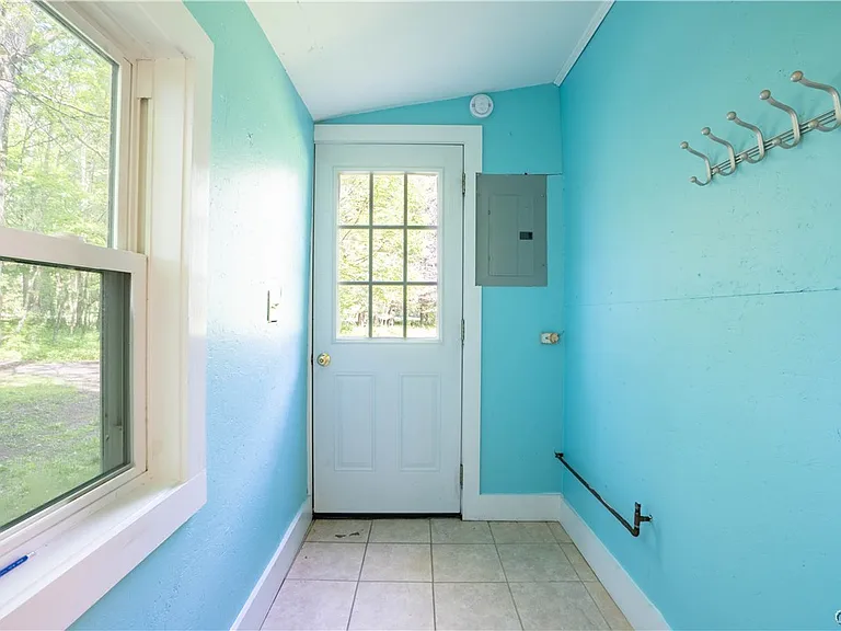 7481 Hoffman Rd — Photo 24