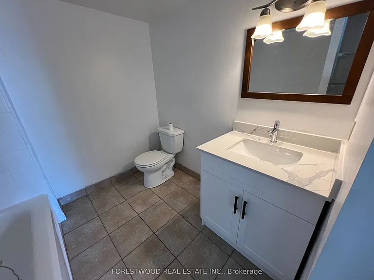 35 Trailwood Dr #711 — Photo 21