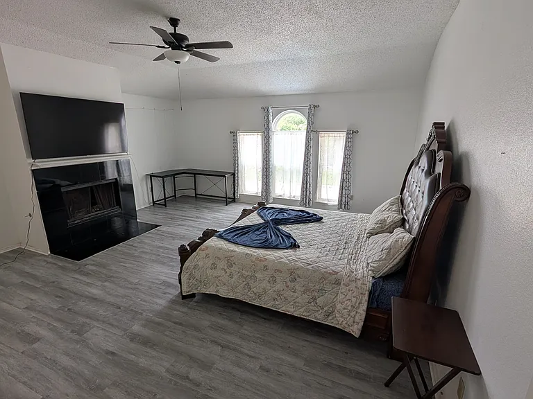 3216 Meadowview Dr — Photo 27