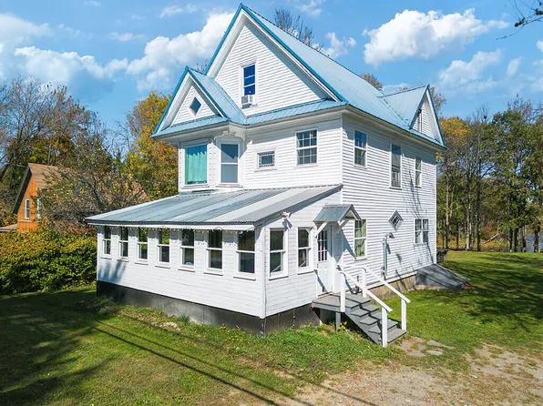 34 Troy Road, Burnham, ME 04922