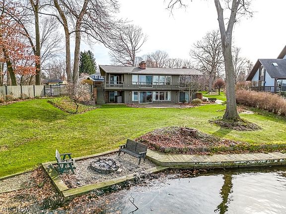 5th image of 211 S Bay Dr
