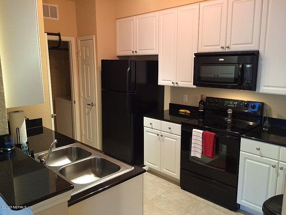 5th image of 8539 GATE Parkway #1626