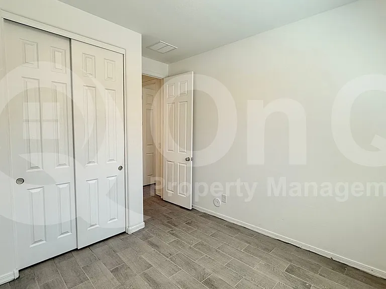 1265 E Kingman St — Photo 23