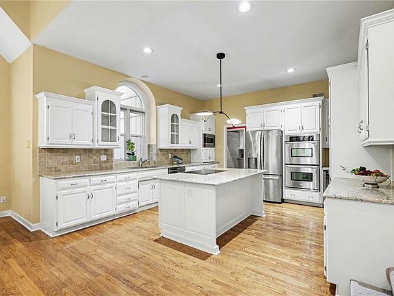 4th image of 12247 W 128th St