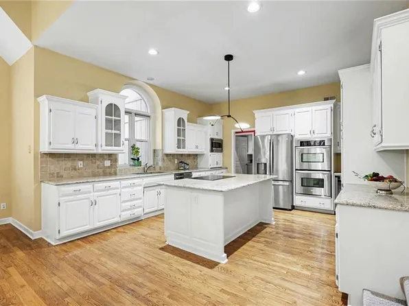 12247 W 128th St, Overland Park, KS 66213