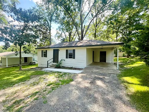 118 Pleasant St Photo 1