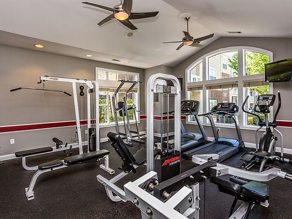 5th image of 500 Ivy Meadow Ln APT 1E