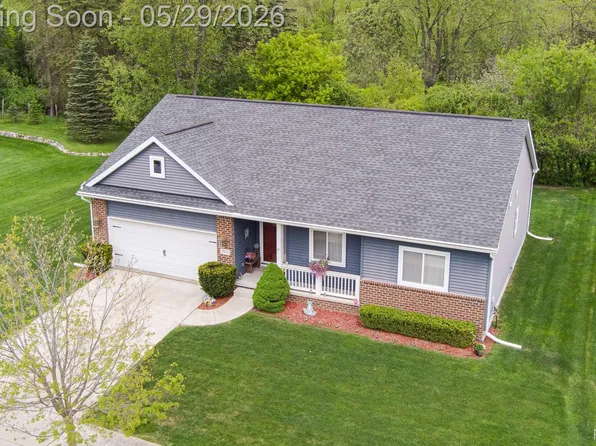 2740 Diane Marie Ct, Waterford, MI 48329