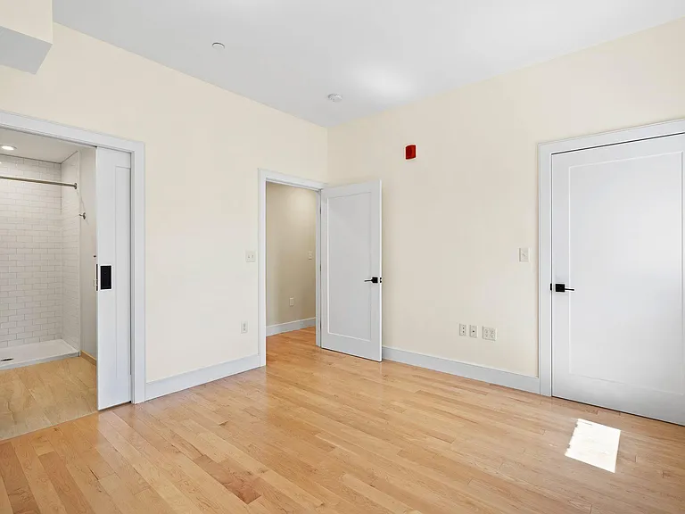 2489 Washington St #2A — Photo 14