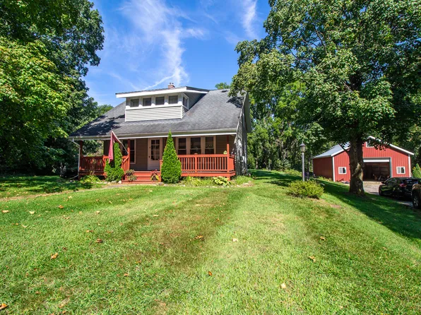 13435 Grand River Dr SE, Lowell, MI 49331