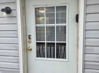 2 S Main St, Stewartstown, PA 17363