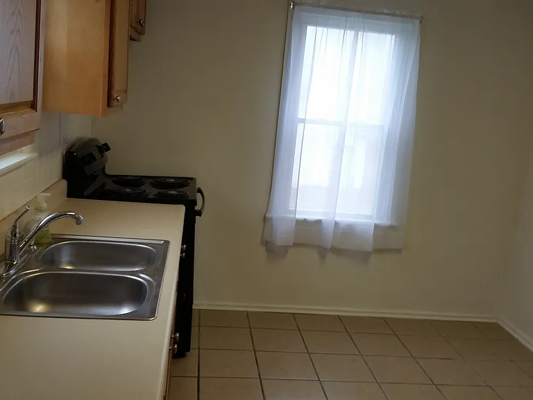 1501 N West St — Photo 5