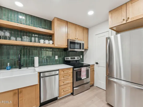 2025 Canyons Resort Dr APT R1, Park City, UT 84098