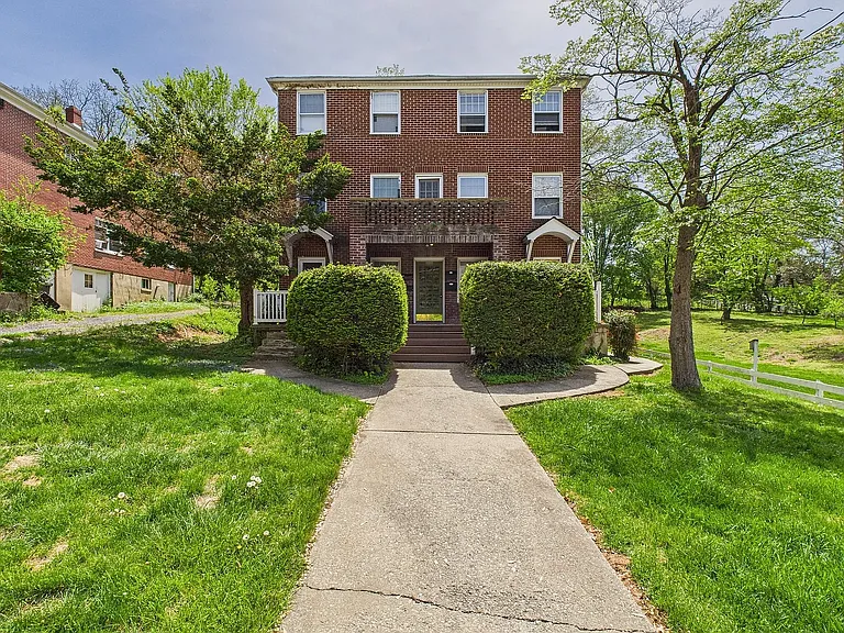 640 Alleghany Ave — Photo 2