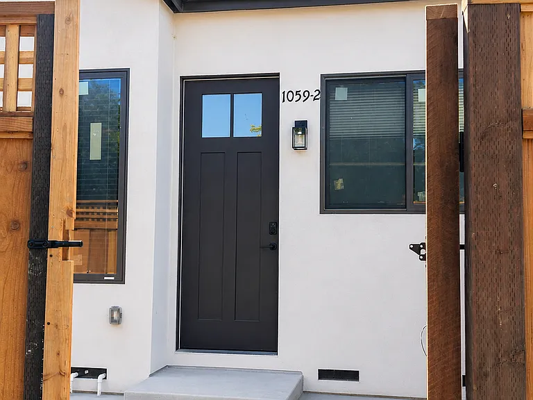 1059 W Riverside Way #2 — Photo 8