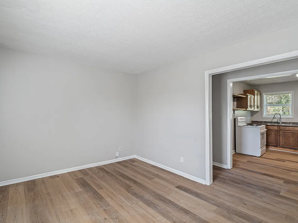 3813 Fairmont Blvd NE #2