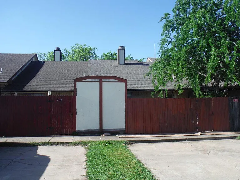 221 Hood St — Photo 43