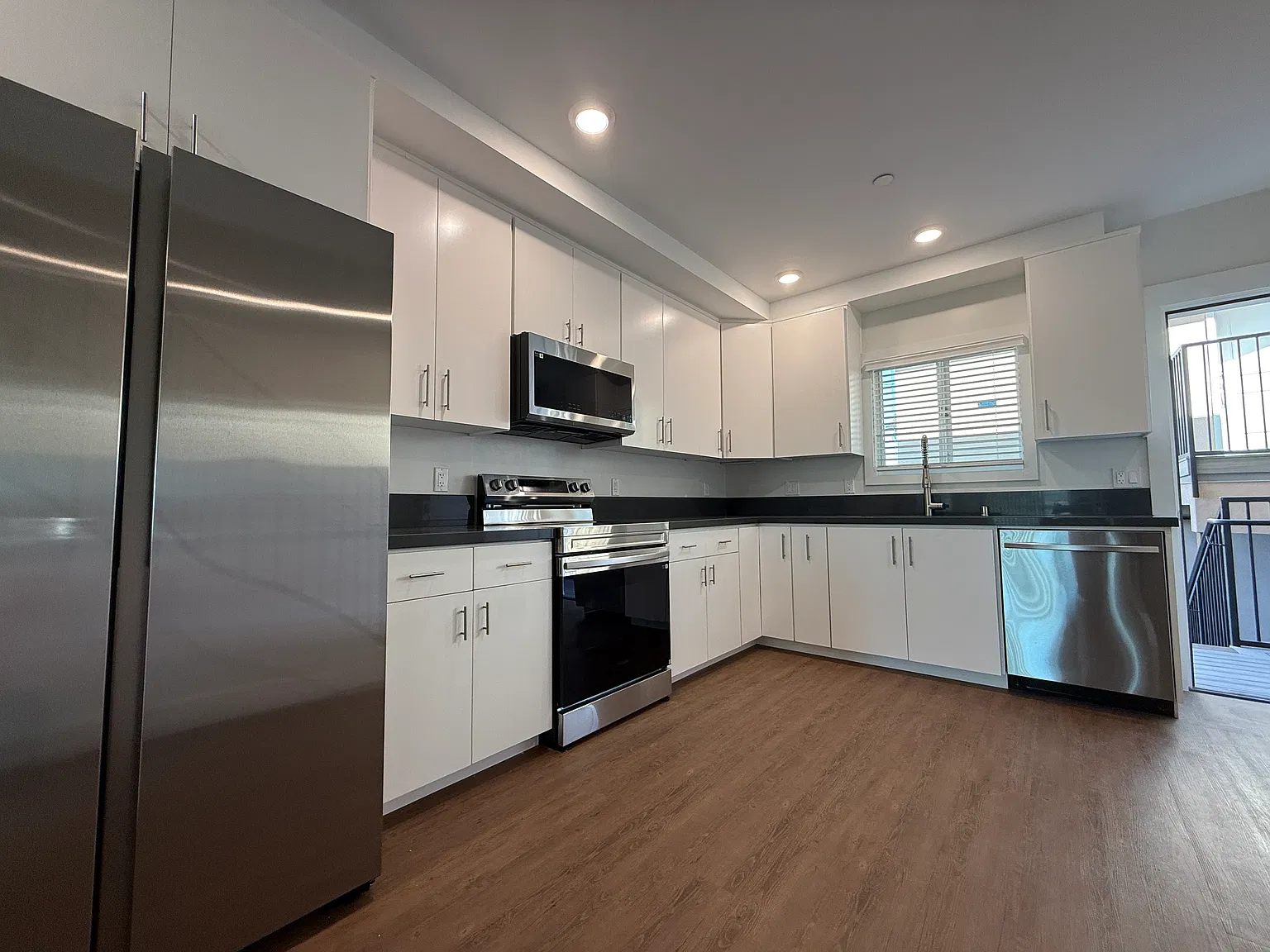 2 bed, 2.5 bath, 1266 sqft, $3,850 — Photo 1