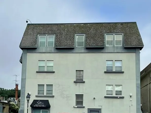 202 Main St APT 210, Pt Jefferson, NY 11777