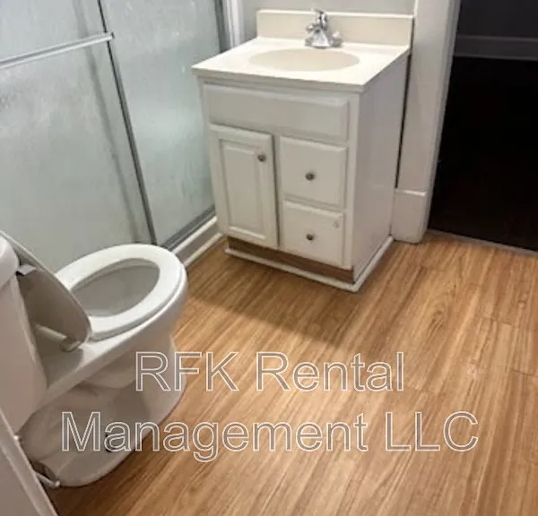802 N Gray St — Photo 9