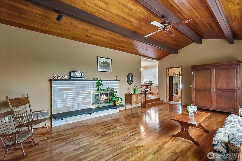 5th image of 2924 91st Street SE