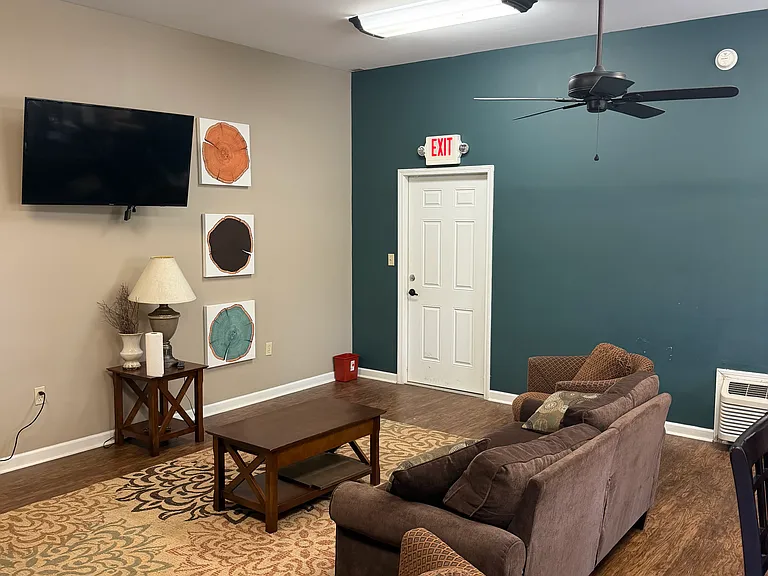 Acadia Court Apartments — Photo 5