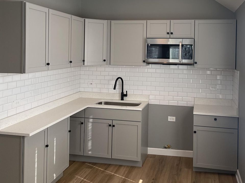 2nd image of 9243 S Manistee Ave #2