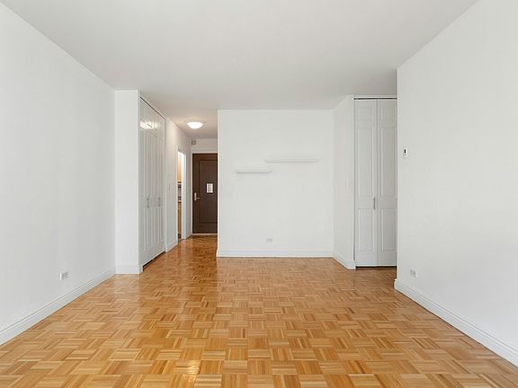 5th image of 30 W 63rd St APT 4A