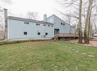 261 Dunk Rock Rd, Guilford, CT 06437