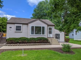 107 S 4th St, Malta, IL 60150