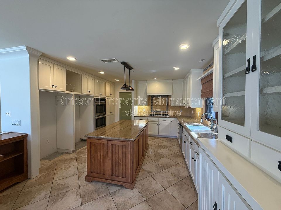 1st image of 2166 Palomar Ave