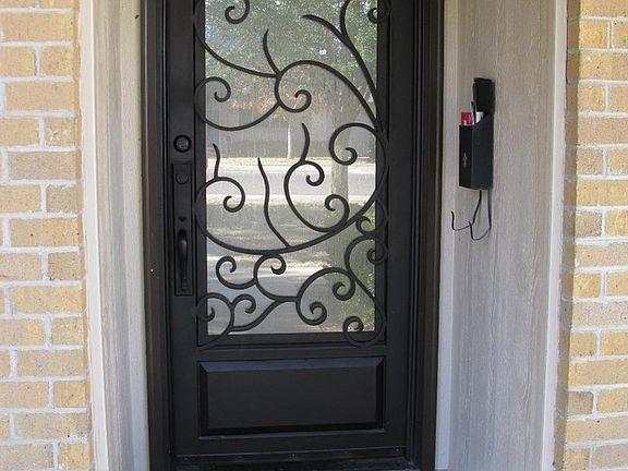 4th image of 1135 Crescent Dr