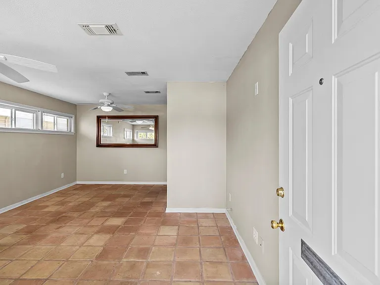 13 Lyncrest Dr — Photo 5