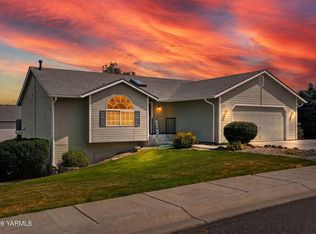 815 S 4th Street Loop, Selah, WA 98942