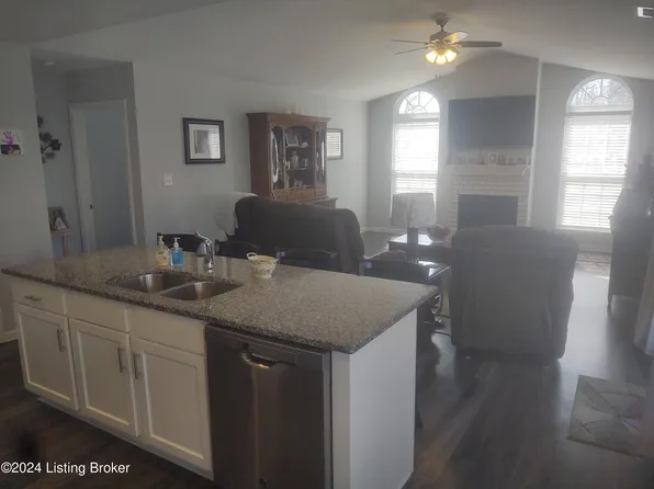 5232 Valkyrie Way, Louisville, KY 40272