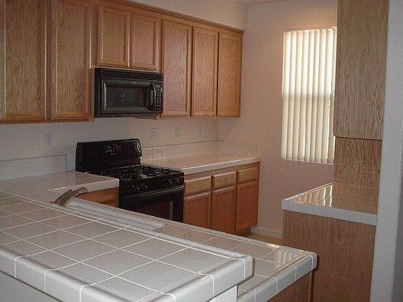 4th image of 3993 Martis St