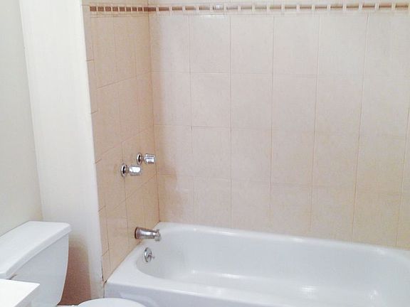 4th image of 2508 N Southport Ave #1F