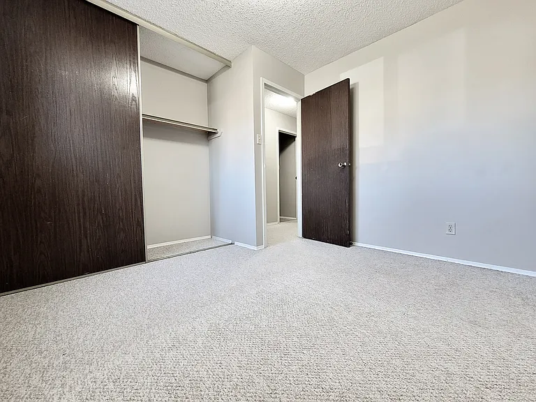 4234 Degeer St — Photo 6