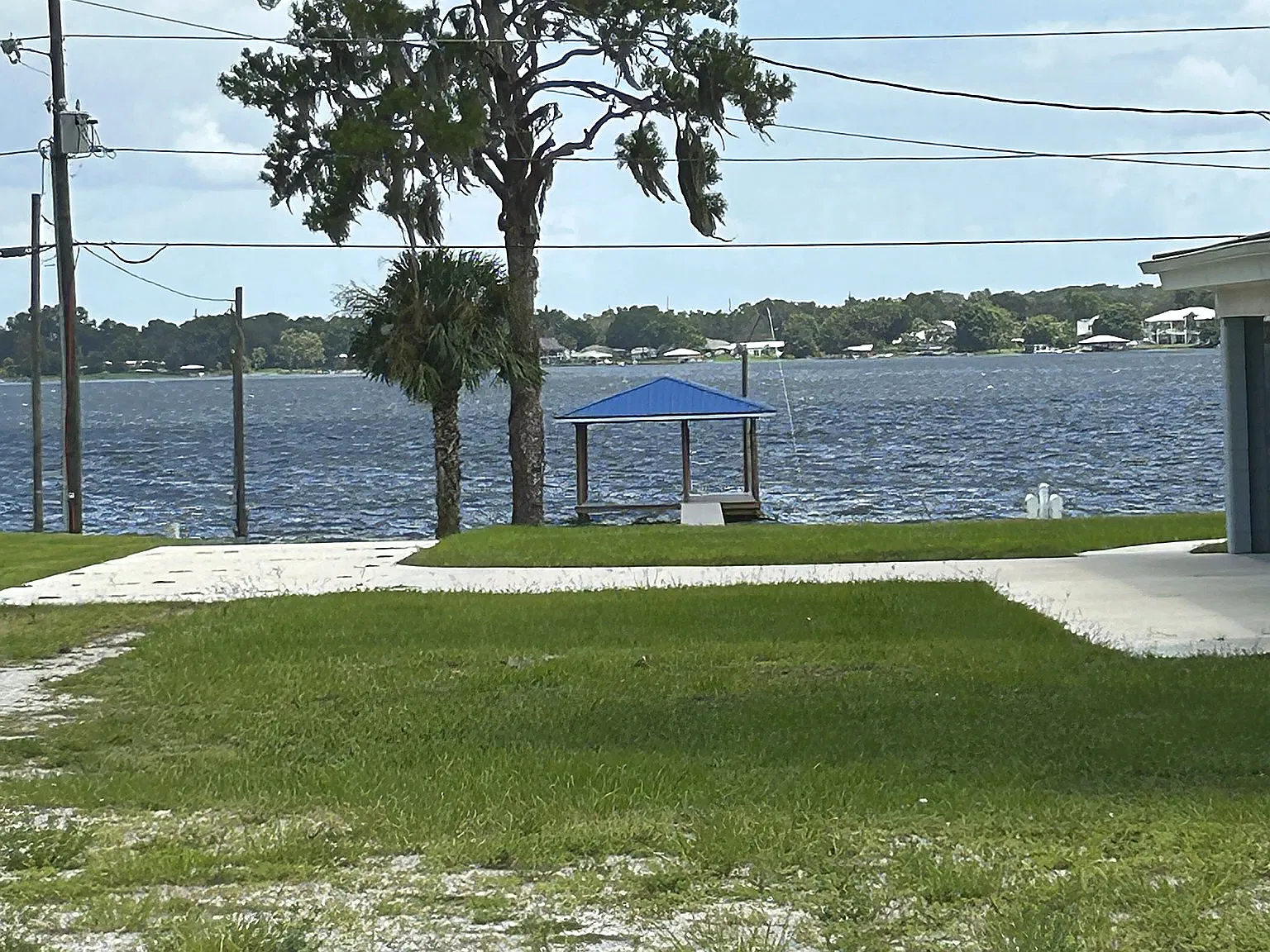 2 bed, 1.5 bath, 1300 sqft, $1,700 — Photo 2