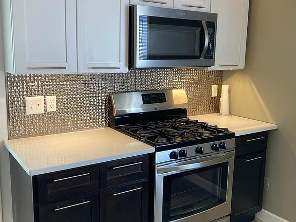 3rd image of 625 E Broadway #2