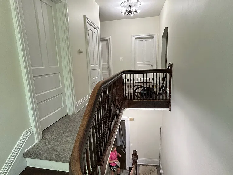 entryway: upstairs